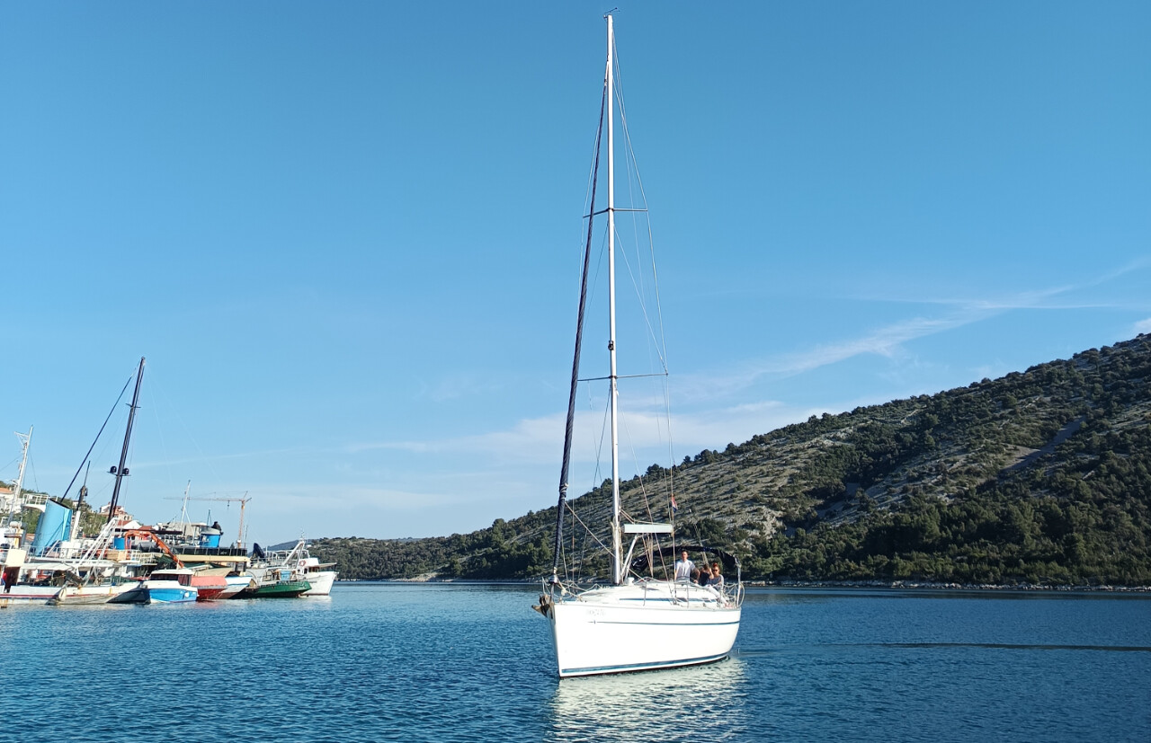 Bareboat sailing with Bavaria 38 Ra